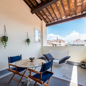 https://la-loggia-loves-apartment.it-tuscanyhotel.com